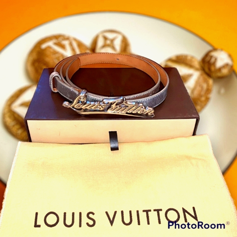 🥈 Louis Vuitton Limited Edition Silver Sparkles Signature Logo Belt Pre-owned
